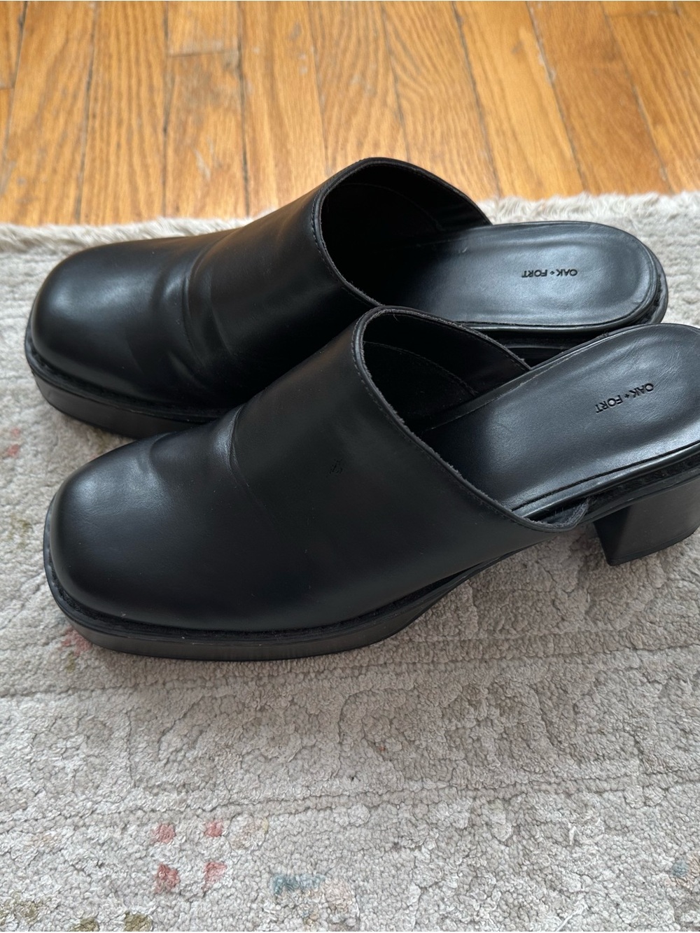 OAK + FORT Black Leather Heeled Mules